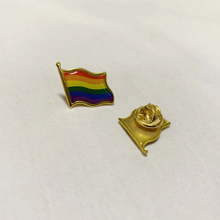 Regenbogen Fahnen Pin