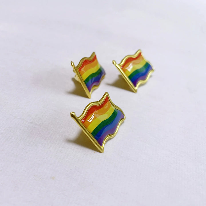 Regenbogen Fahnen Pin