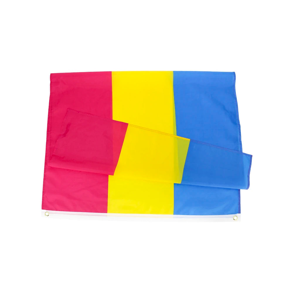 Diese Pansexuellen-Flagge mit den Farben Pink, Gelb und Blau symbolisiert Anziehung zu Frauen, nicht-binaeren Personen und Maennern. Sie ist ideal zur Unterstuetzung der pansexuellen Community und als persoenliches Statement.