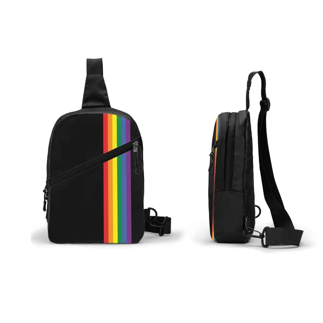 Moderner Crossbody-Rucksack in Schwarz mit stilvollem Regenbogenstreifen-Design. Ausgestattet mit mehreren Reißverschlusstaschen und einem verstellbaren Gurt für Komfort und Funktionalität. Perfekt für Alltag, Reisen oder Pride-Events